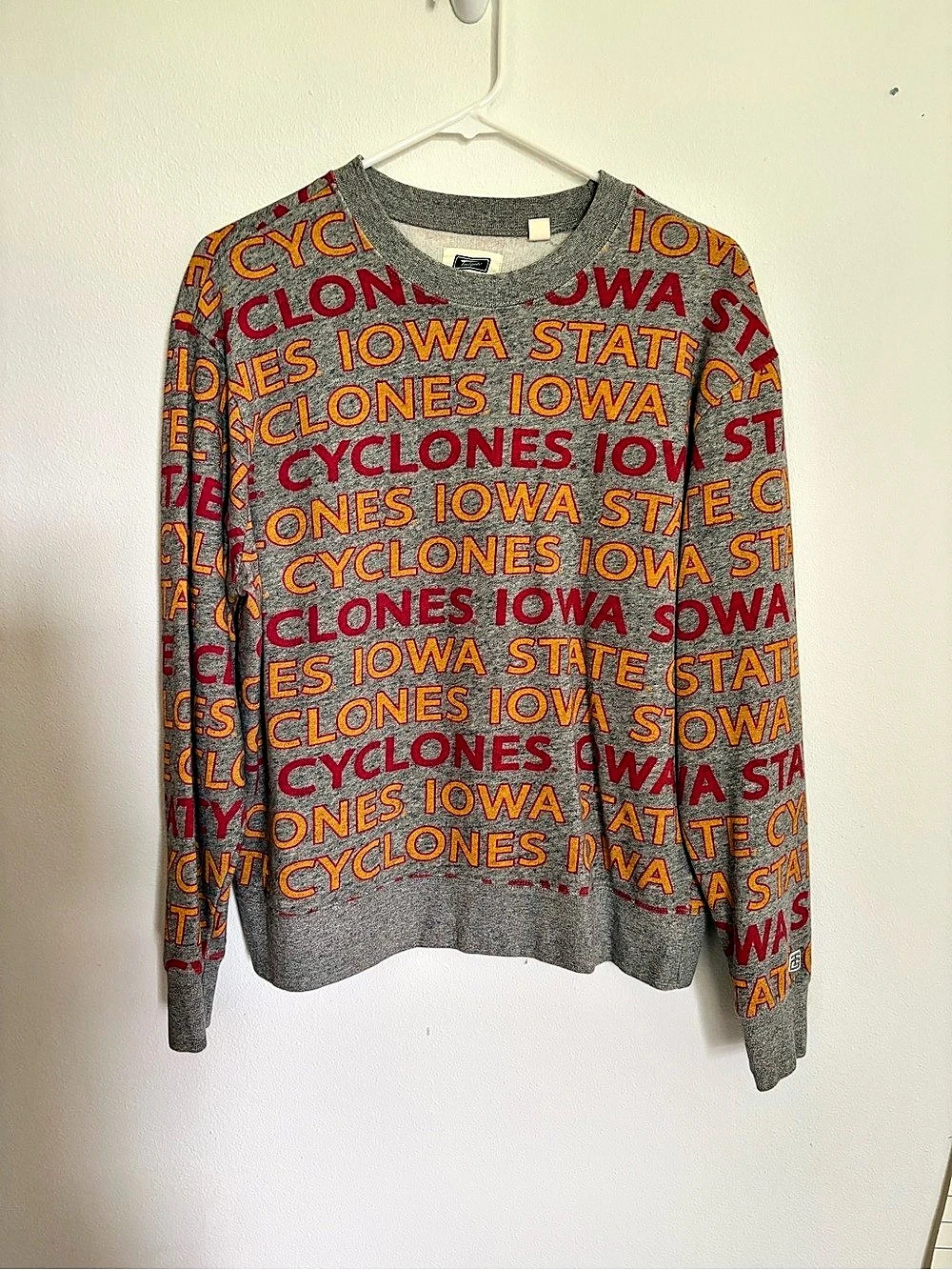 Women’s Tailgate Iowa State Cyclones Graphic Crewneck in Gray & Red Size Medium